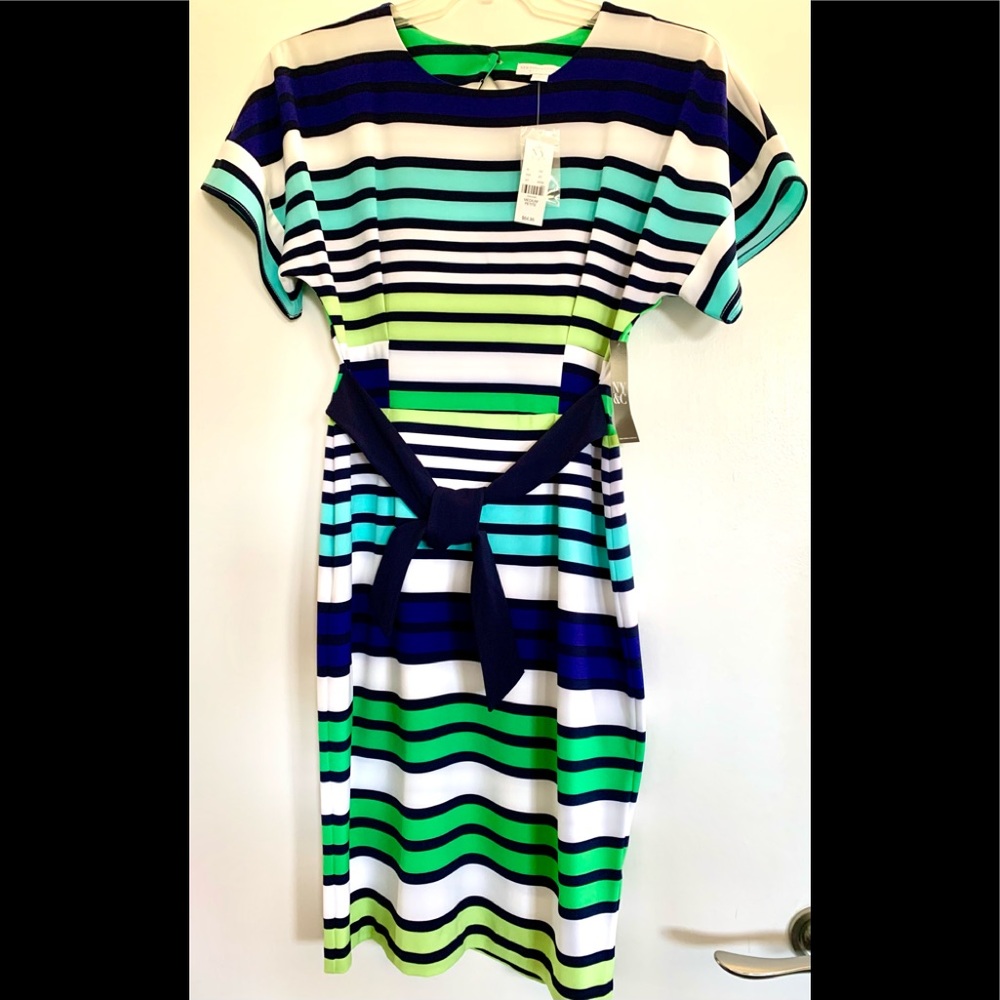 Cute dress by NY&Co size MP medium petite NWT.
